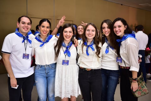 Roberto, Daniela, Karen, Katia, Ana Isabel y Ana Lucia