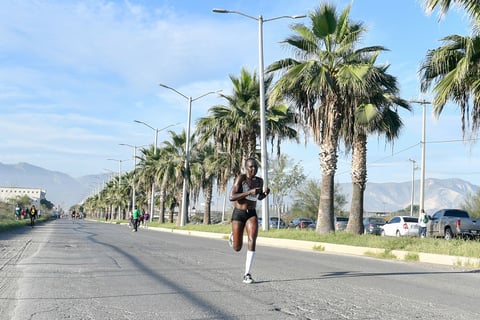 Laguneros corren el Medio Maratón Autocentro-Autopop