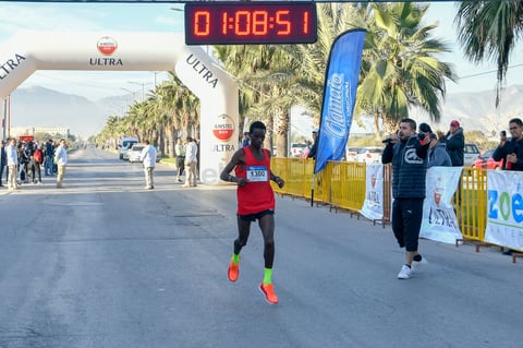 Laguneros corren el Medio Maratón Autocentro-Autopop