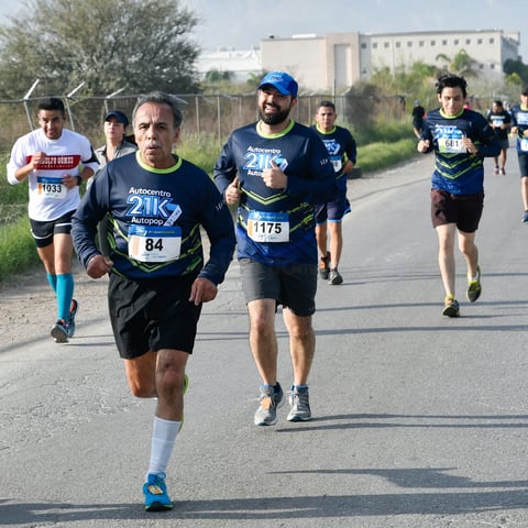 Laguneros corren el Medio Maratón Autocentro-Autopop