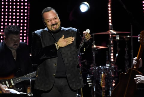 Pepé Aguilar fue uno de los artistas, el cual le rindió homenaje.