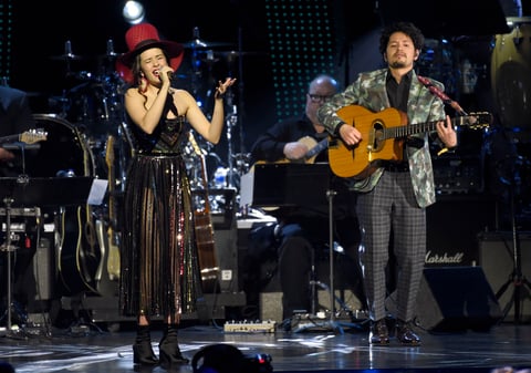 Catalina García cantó Oye mi amor en el homenaje.