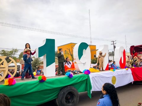 El desfile dio inicio a las 08:30 horas, teniendo como punto de partida la avenida 16 de Septiembre y calle Periodistas.