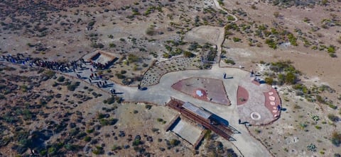 El corredor paleontológico cuenta con un recorrido de 1.8 kilómetros, con siete "ventanas" paleontológicas o canteras.