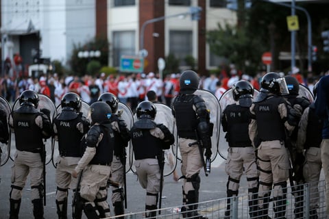 La causa fueron los disturbios que se vivieron.