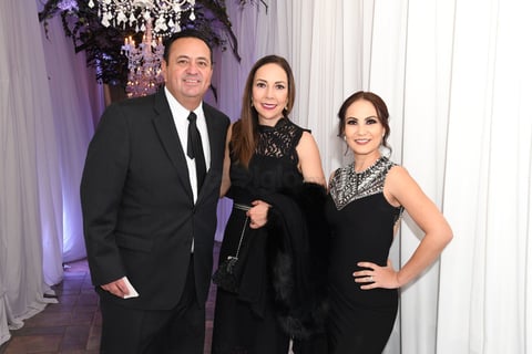 Ignacio Pacheco, Silvia de la Garza y Chela Briones.