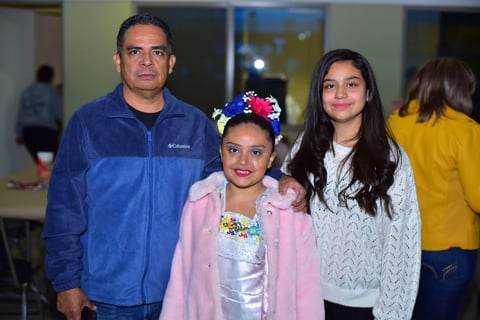 29112018 Roberto, Maritere y Mariana.