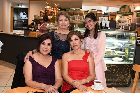 Ofelia Pérez Ramos, Irma Hernández Vázquez, Maricruz Hernández y Frida González.