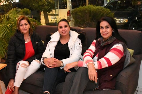 Mayela Varela, Montserrat Aguirre y Flor Salais.