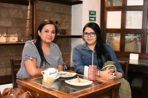 Anaí Aldaba y Amairany Ayala.