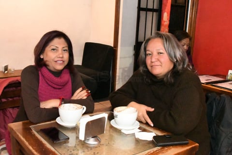 Mary Gallegos y Maricela Madera.