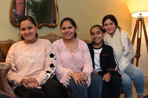 Luisa Soto, Maité Vega, Sara Romero yVictoria Oliveros.