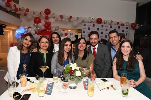 Fátima Gracia, Amelia Chavollano, Arely Chávez, Cecilia Ortega, Fernando Tinoco, Julieta López, Esther Falomir y Eduardo Laines.
