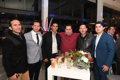 Mario Hernández, Ramón Uribe, Jonathan Flores, Carlos Rodríguez, Víctor Parra y Hernán Ibarra.