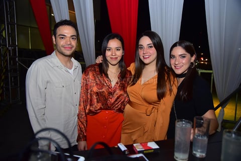 Polo, Tita, Marifer y Angelica