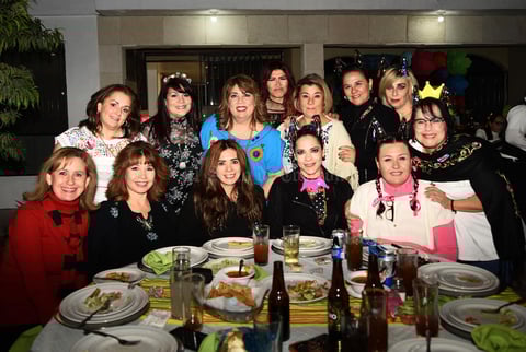 Liza, Linda, Edith, Geno, Hortencia, Claudia, Gaby, Norma, Adriana, Ana Claudia y Poti
