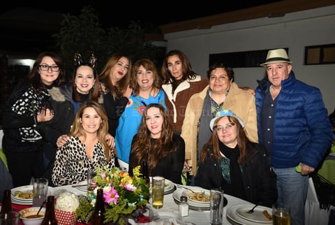 Lupita, Laura, Enrique, Pily, Maricarmen, Edith, Tita y Ale