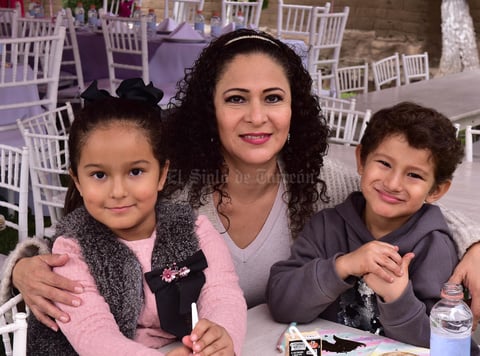 Maria, Angeles y Tranquilino.JPG