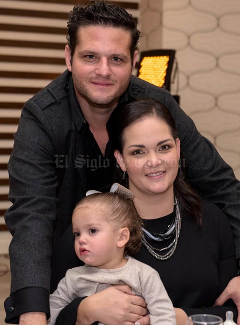 Clara Martinez Humphrey, Maria Sofia Torres Martinez y Edgardo Torres Ledesma