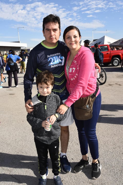 Jorge Rodriguez, Ana Valdez y Jorge Rodríguez Jr.
