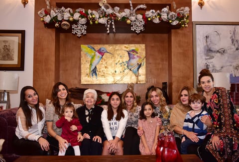 Deneb, Emma, Paola, Alicia, Sofi, Kitty, Scarlett, Scarlett, Mayela, Jack y Brenda