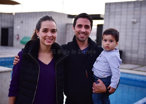 Angela, Alan y Mau