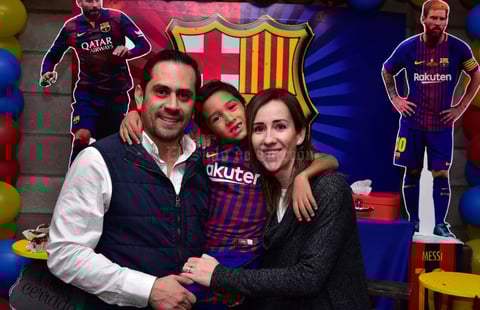 Con sus padrinos, Omar Cruz y Monica Alarcon
