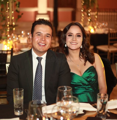 Miguel Castro Mayagoitia y Diana Soto.