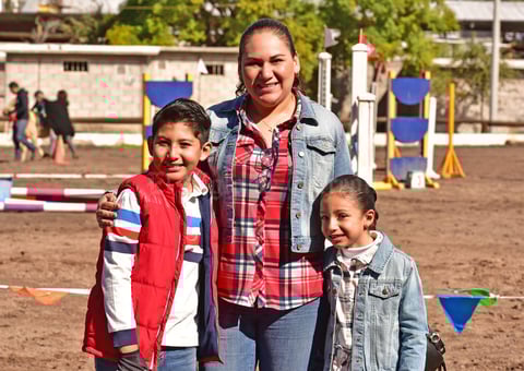 13122018 Héctor, Laura y Laura Sofía.
