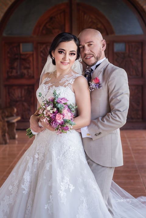 16122018 Ana Montserrat Burgos de Anda y Selim Miramontes ChÃ¡vez contrajeron matrimonio. Sus padres son: MarÃ­a Lourdes de Anda Rodarte e Ing. Aurelio Gerardo Burgos MartÃ­nez (f); Ludivina ChÃ¡vez de Miramontes (f) y JosÃ© de JesÃºs Miramontes Orozco. -  Claudia Santiago