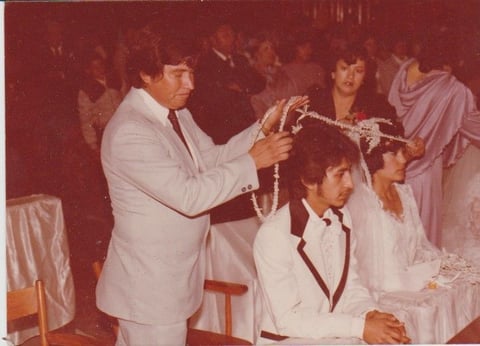 16122018 RenÃ© y Raquel Torres, el dÃ­a de su matrimonio, hace 37 aÃ±os. Ella es originaria de Matamoros, Coahuila, radican en Socorro, Texas.