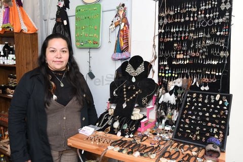 Realizan con éxito Vaivén Bazar