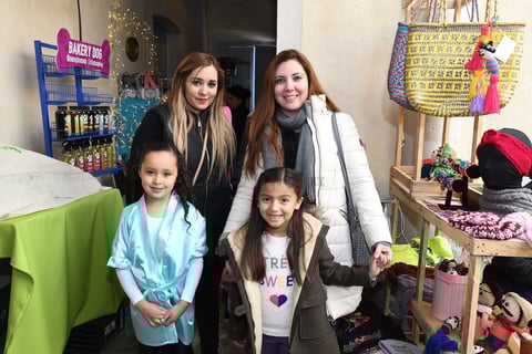 Realizan con éxito Vaivén Bazar