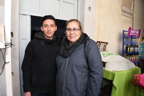 Realizan con éxito Vaivén Bazar