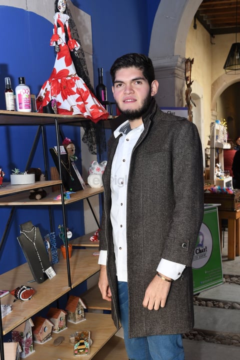 Realizan con éxito Vaivén Bazar