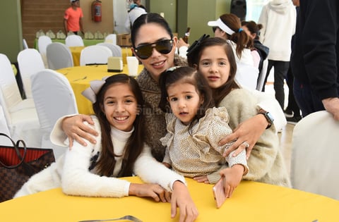 Arantza, Ximena, Luciana y Amine