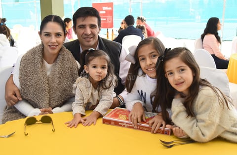 Juan Carlos, Amine, Luciana, Arantza y Ximena