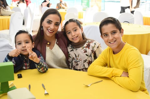 Pedro, Ileana, Ivanna y Pedro