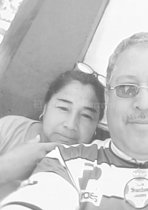 23122018 Rito Velázquez y Conchita Ramírez acompañados por sus padrinos de velación y sus pajes: Lucita Trejo y José Ángel Velázquez, en 1965.