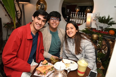 Fernando Alba, Sergio Valle y Paola Aguilar.