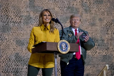 Trump quiere que el Congreso destine 5,000 millones de dólares para la construcción del muro, pero los demócratas se niegan a ceder y, por el momento, solo están dispuestos a destinar 1,300 millones a seguridad fronteriza, aunque con restricciones que impiden la construcción de la barrera.