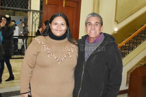 29122018 EN EL TEATRO.  Miroslava y Jesús.