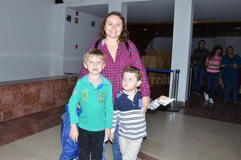 31122018 RECIENTE EVENTO.  Ethan, Ian y Donna.