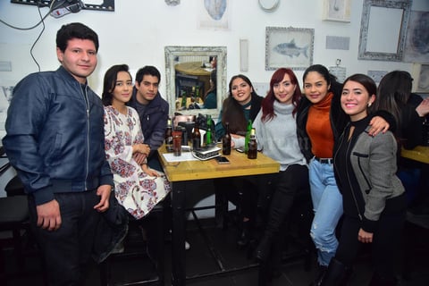 05012019 EN AMENA VELADA.  Jesús, Fernanda, Luis, Ana Laura, Cristy, Jackie y Alexia.