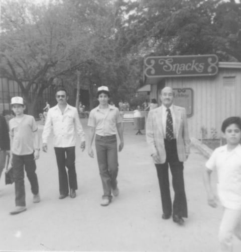 06012019 Enrique González Valles (f), Enrique González López, Enrique González Santos y Heriberto y Héctor González Santos, hace
4 décadas.