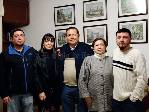 06012019 MUY CONTENTOS.  Familia Navarro Delgado.