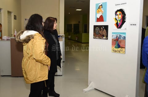 08012019 Muy atentas a la exposición.
