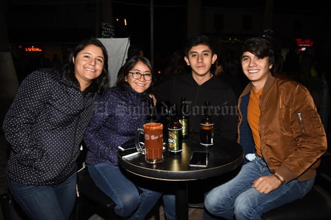 09012019 Elizabeth, Laura, Omar y Eduardo.