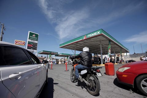 Estados viven caos por desabasto de combustibles