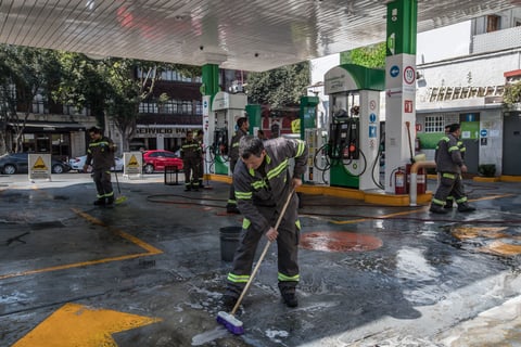 Estados viven caos por desabasto de combustibles